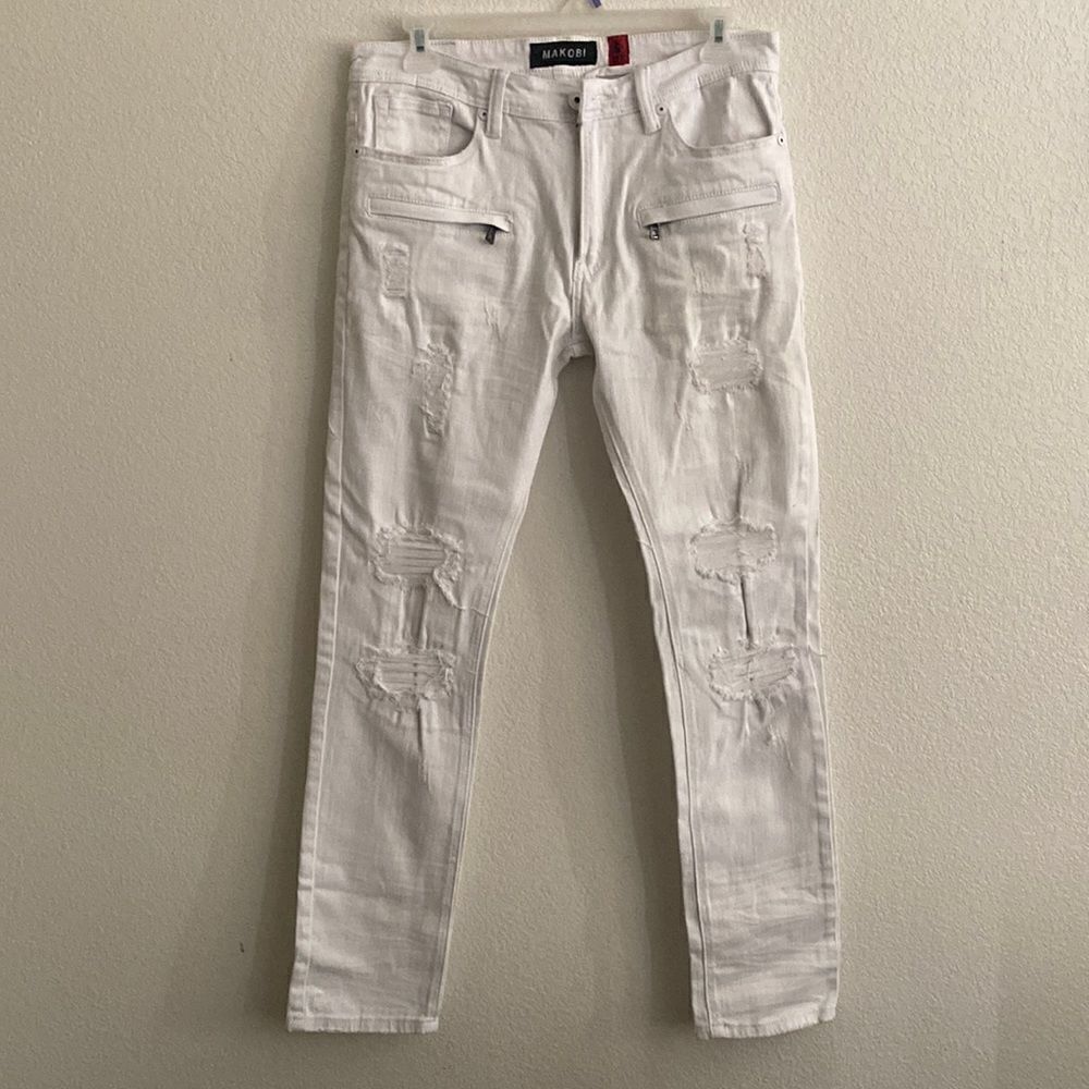 MAKOBI Men’s Distressed Style White Jeans Size 34” x 32”